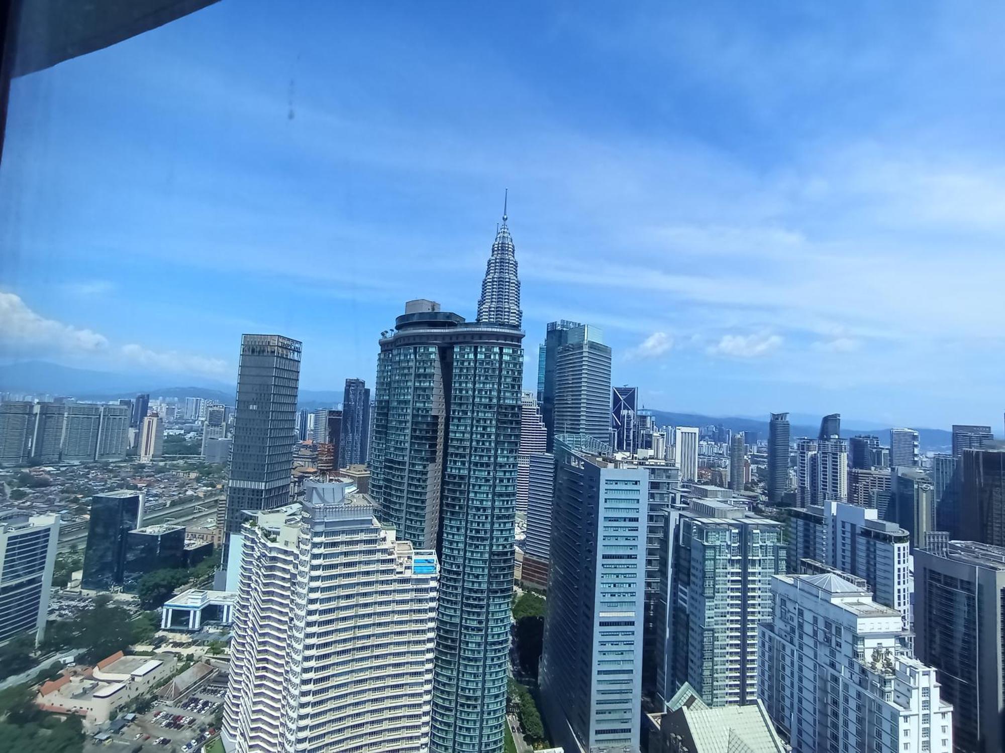 Sky Klcc By Luna Kl Apartment